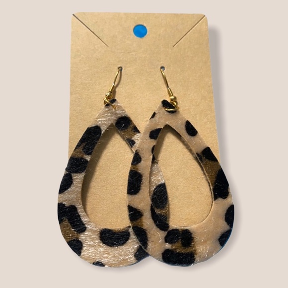 Leopard Animal Print Teardrop Cut Out Earrings - Picture 1 of 5